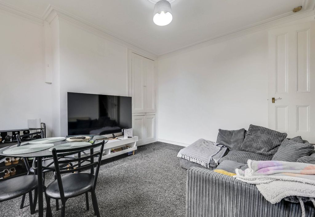 Property photo 2 of 11 Picture No. 03