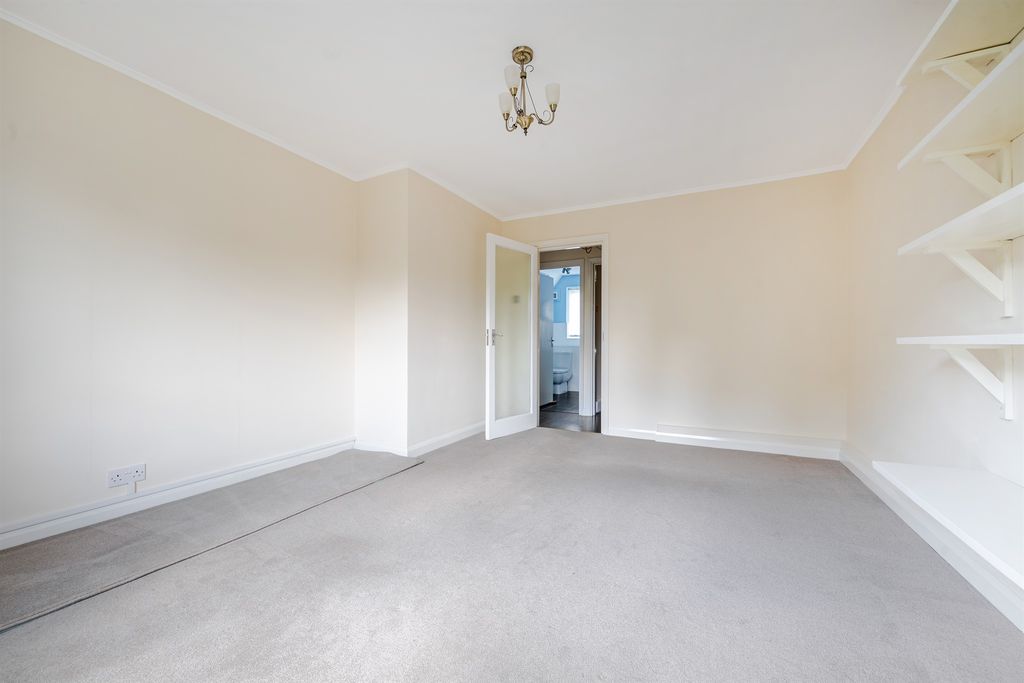 Property photo 3 of 9