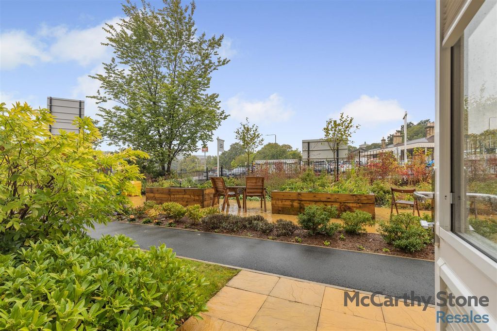 Property photo 1 of 26 8662425-Exterior03.Jpg