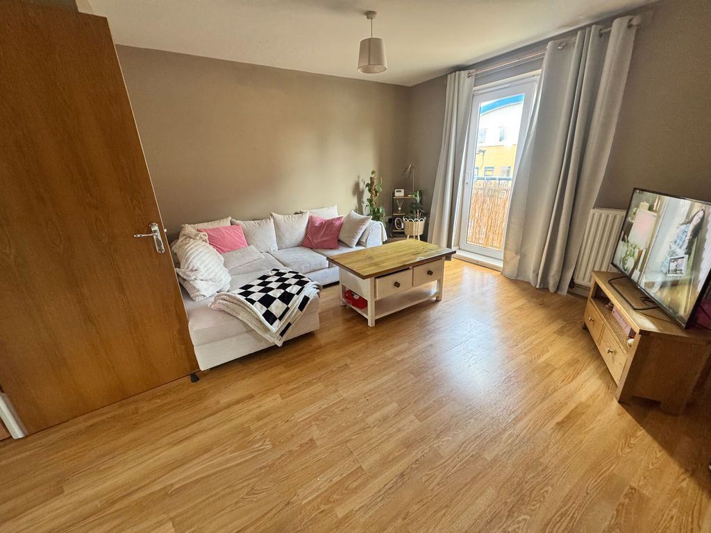 Property photo 1 of 5 Photo 4