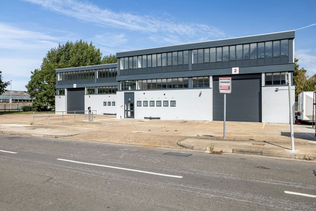 Property photo 1 of 6 Eldon Way 008.Jpg