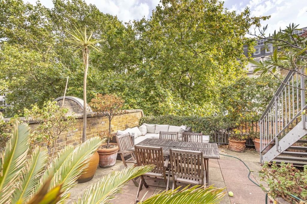 Property photo 2 of 5