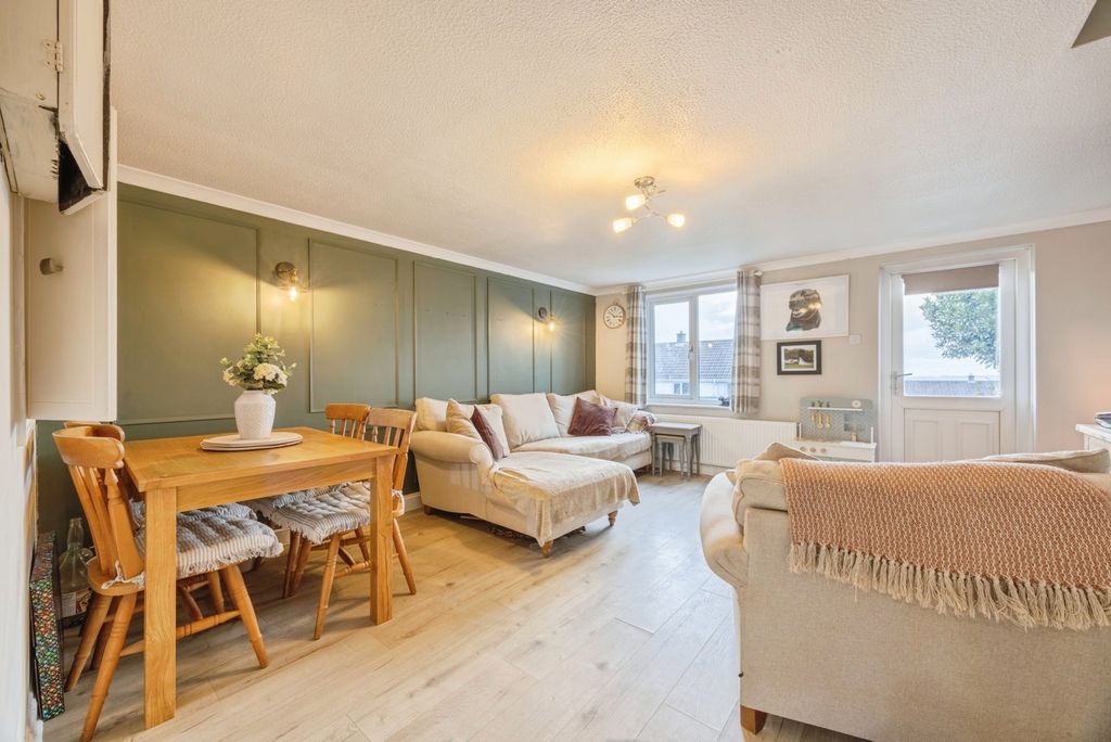 Property photo 2 of 21 Pbox-Img.Jpg