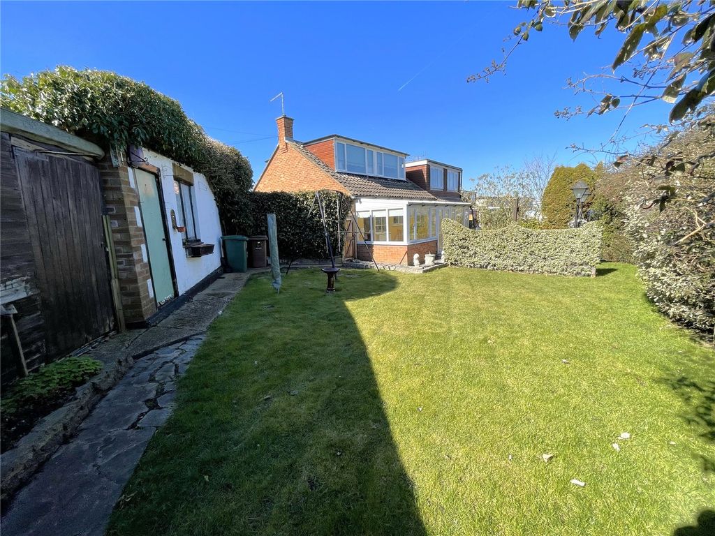 Property photo 3 of 16 Picture No. 21