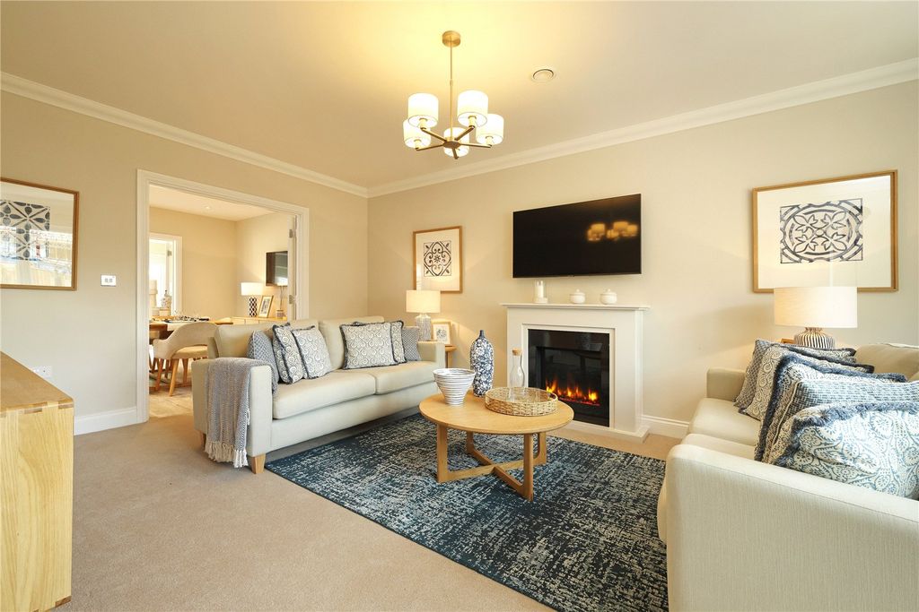 Property photo 2 of 11 Previous Show Home