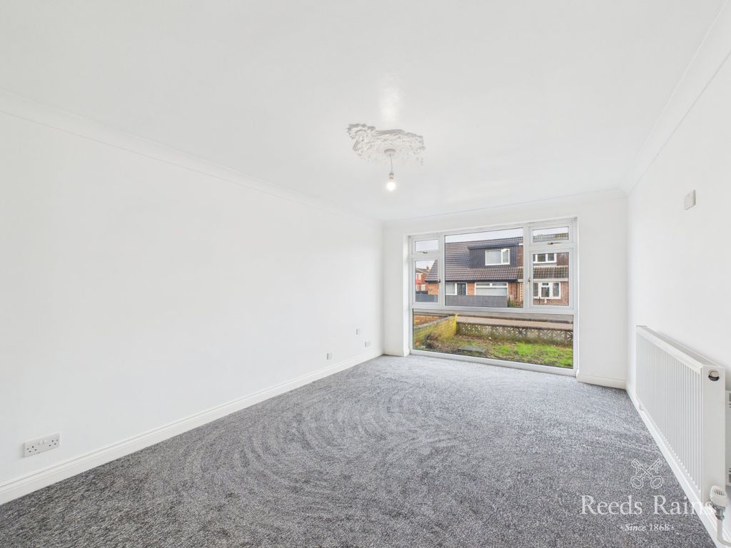 Property photo 3 of 15 Sitting Room