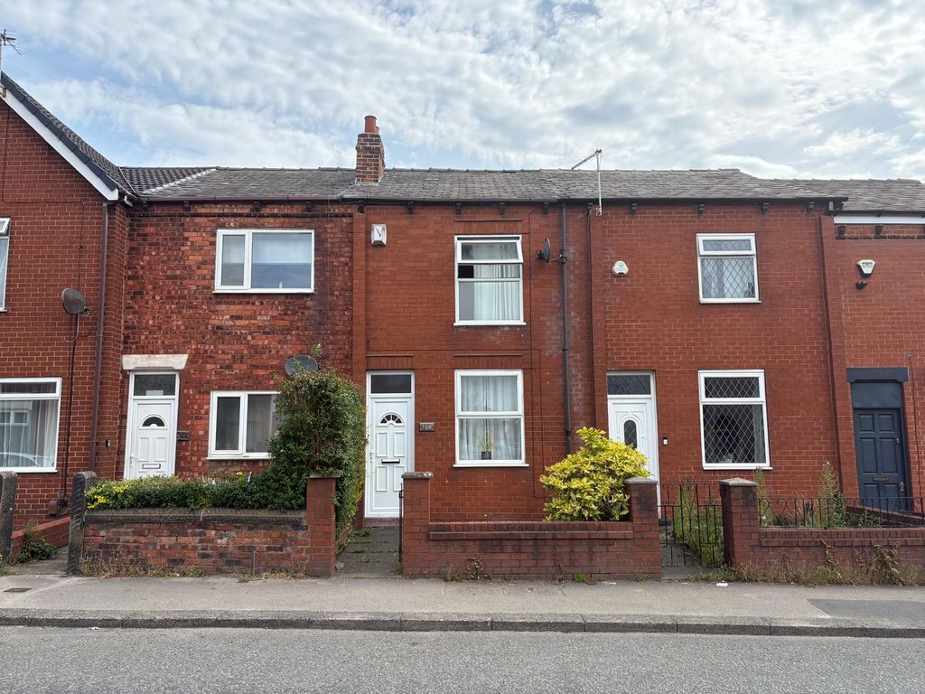 Property photo 1 of 8 Walthew Lane