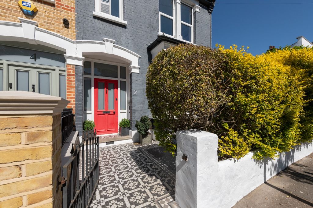Property photo 1 of 37 4865360
