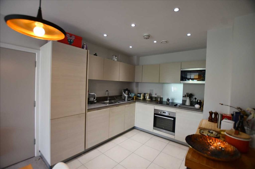 Property photo 3 of 9 Kitchen