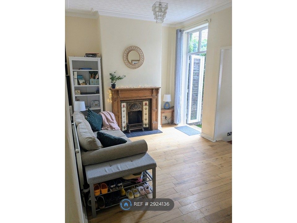 Property photo 1 of 13 Rear Lounge