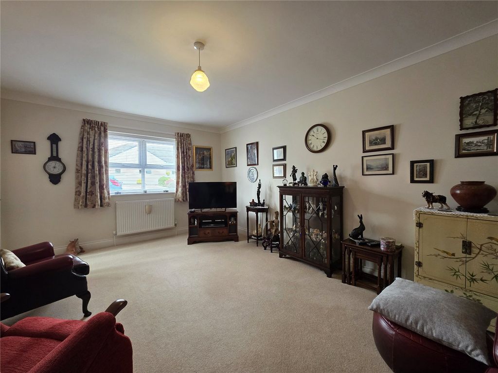 Property photo 3 of 23 Picture No. 11