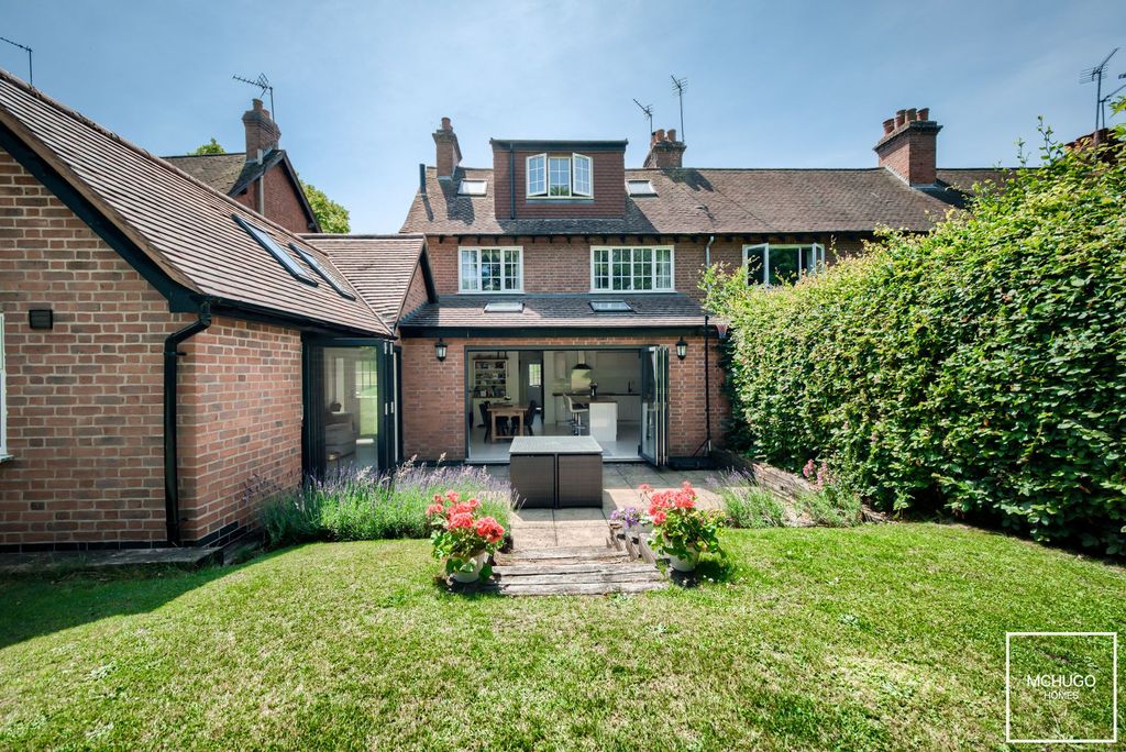 Property photo 2 of 27