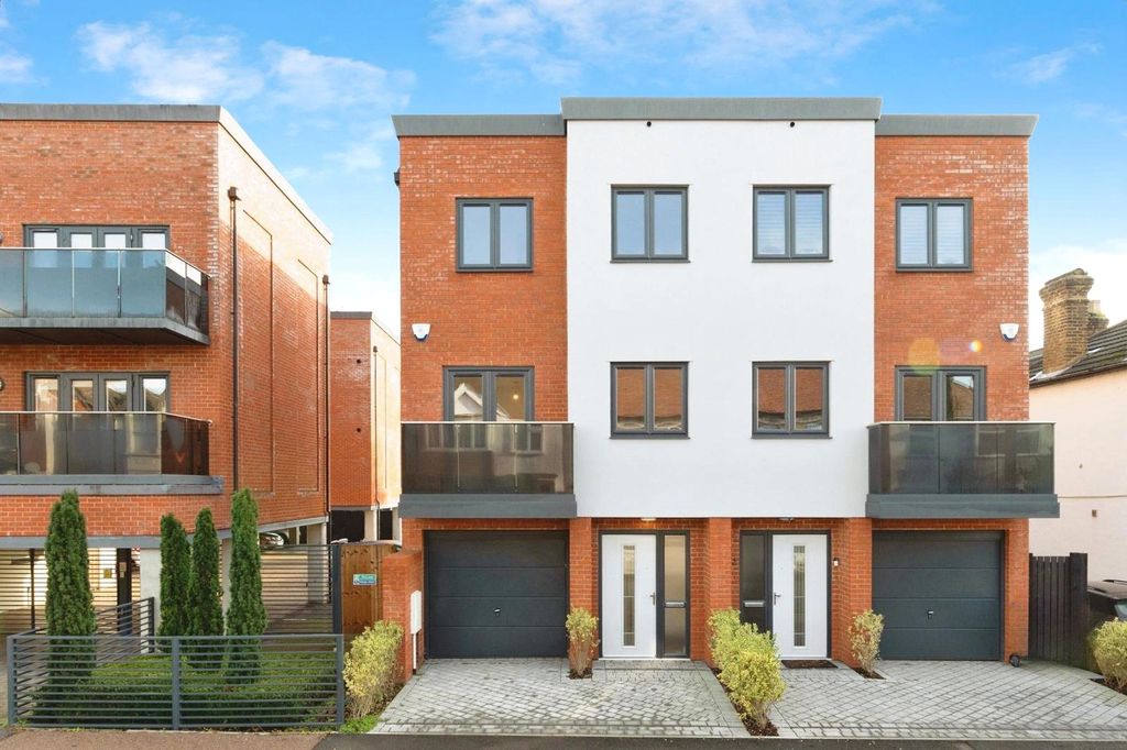 Property photo 1 of 19 Exterior