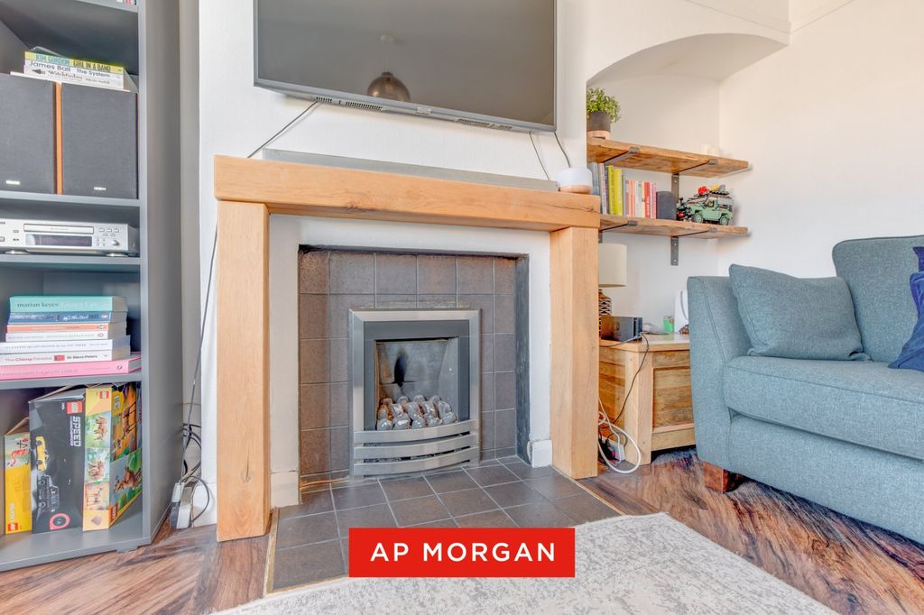 Property photo 3 of 13 Picture No. 10