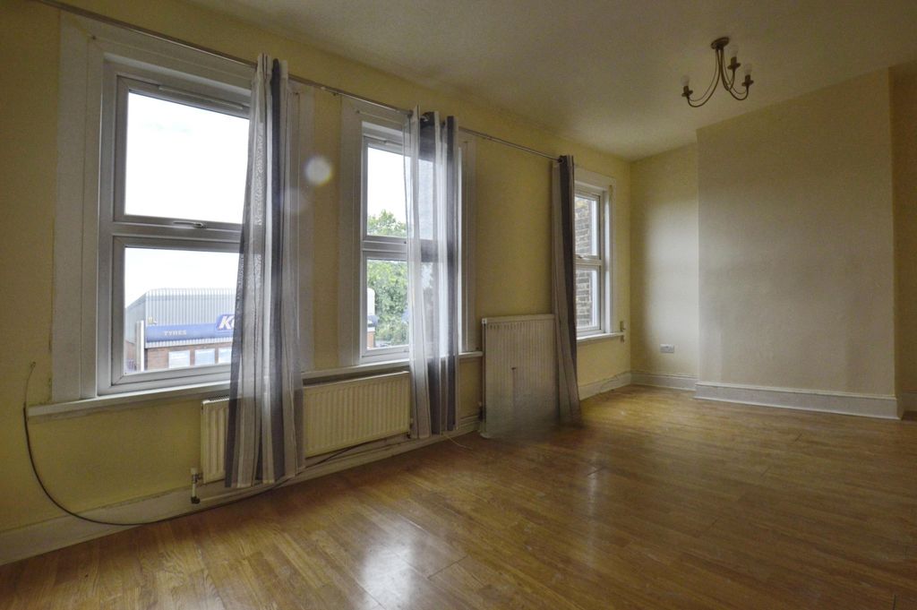 Property photo 2 of 6 Pbox-Img.Jpg