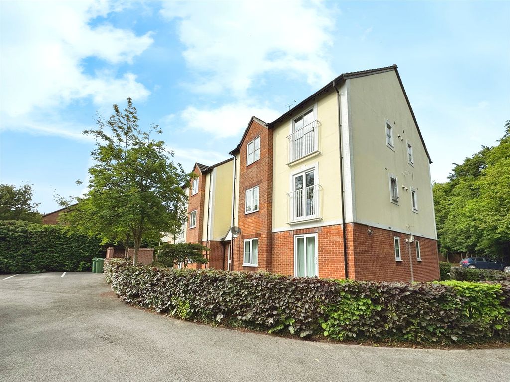 Property photo 2 of 8 Picture No. 15