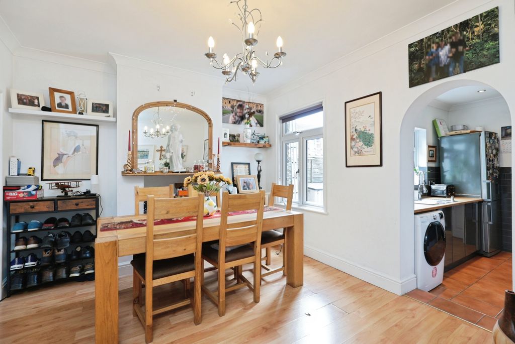 Property photo 3 of 20 Dining Room