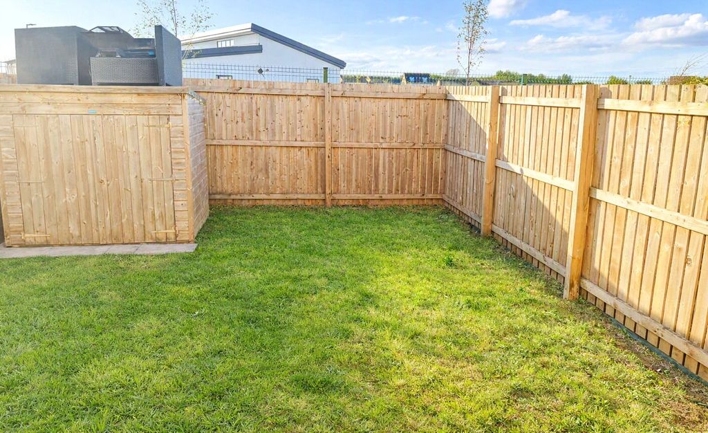 Property photo 3 of 7 Picture No. 04