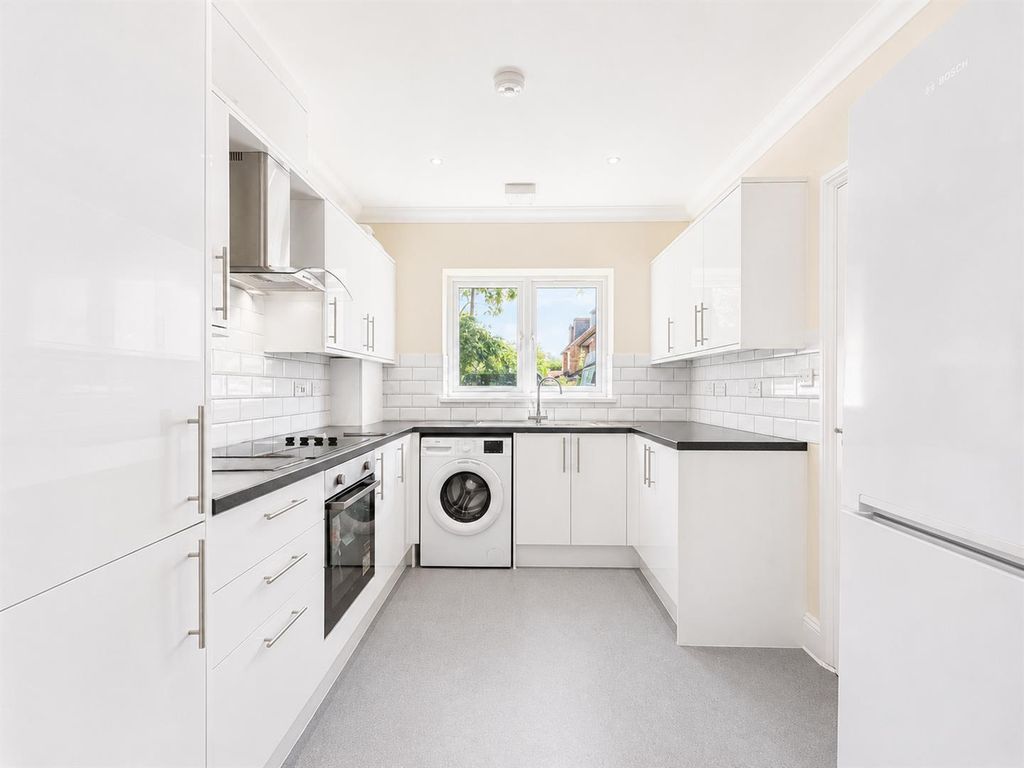 Property photo 2 of 12 Kitchen
