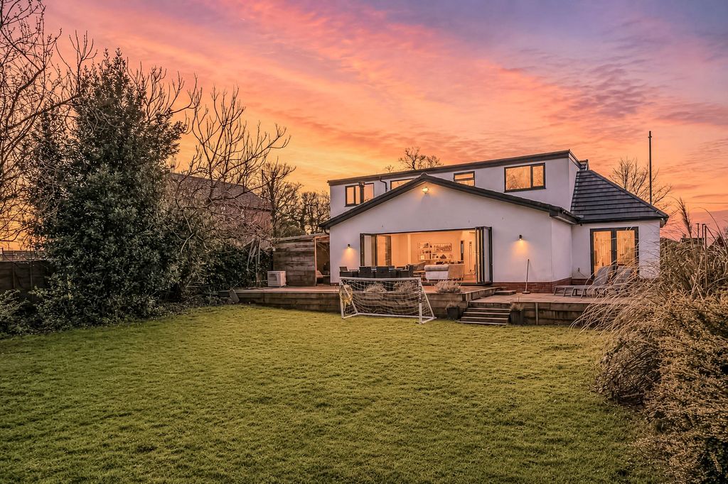 Property photo 3 of 58