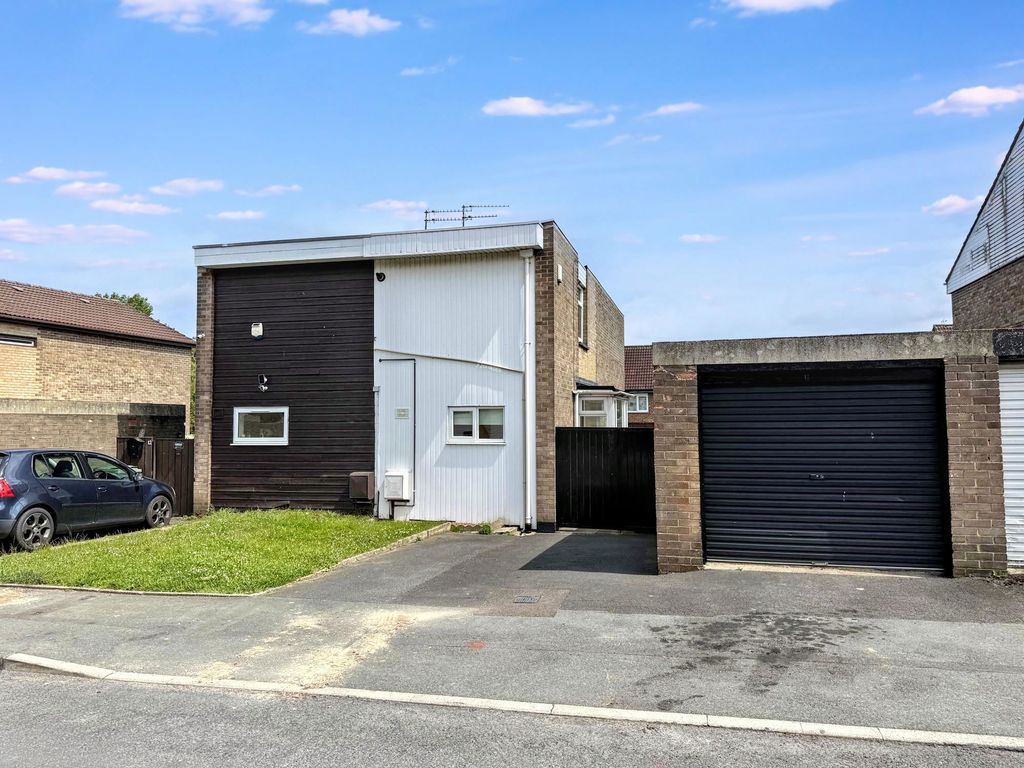 Property photo 1 of 18