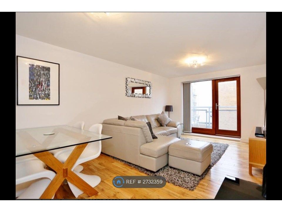 Property photo 1 of 9 Living Room