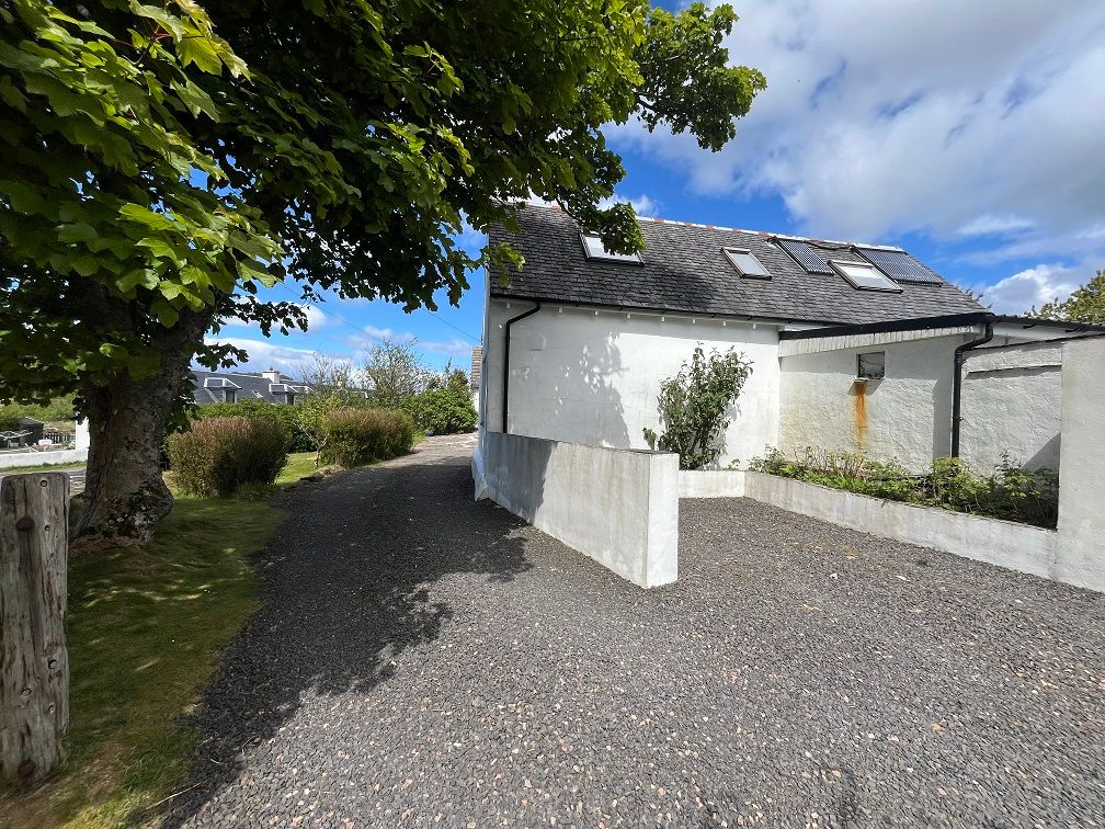 Property photo 3 of 31