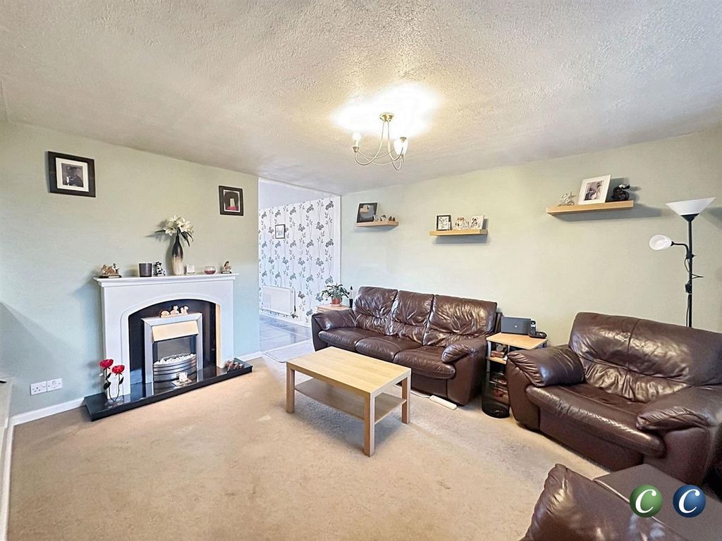 Property photo 3 of 11