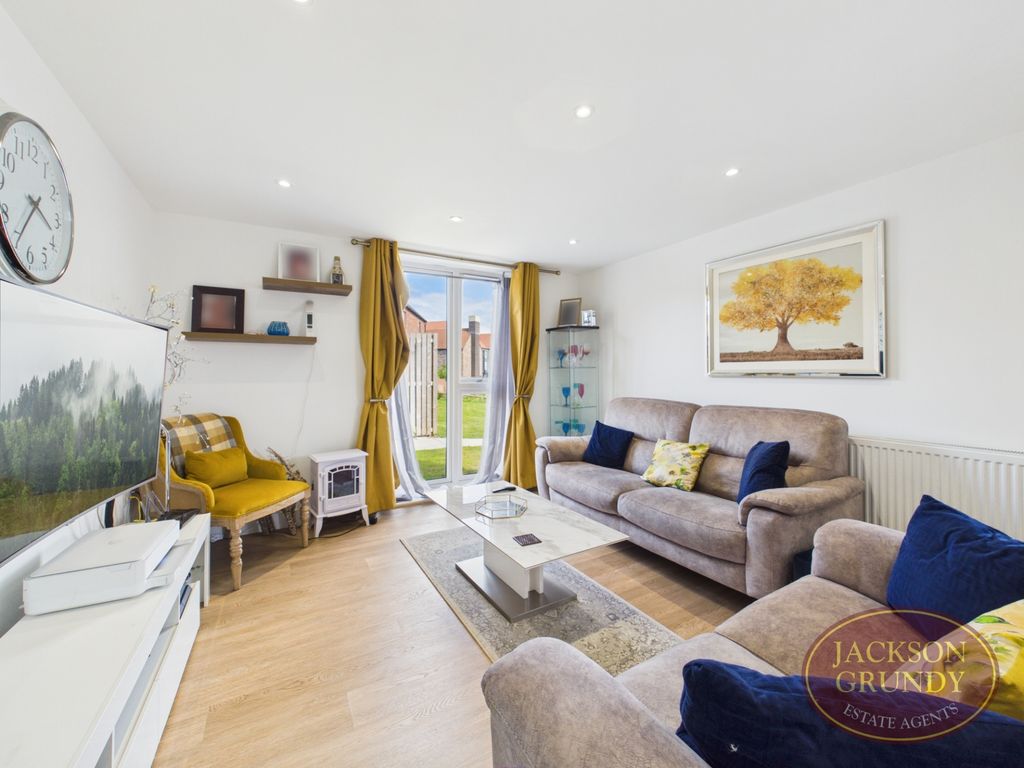 Property photo 2 of 6 Goldcrest Close