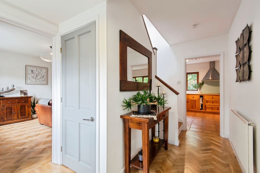 Property photo 2 of 23