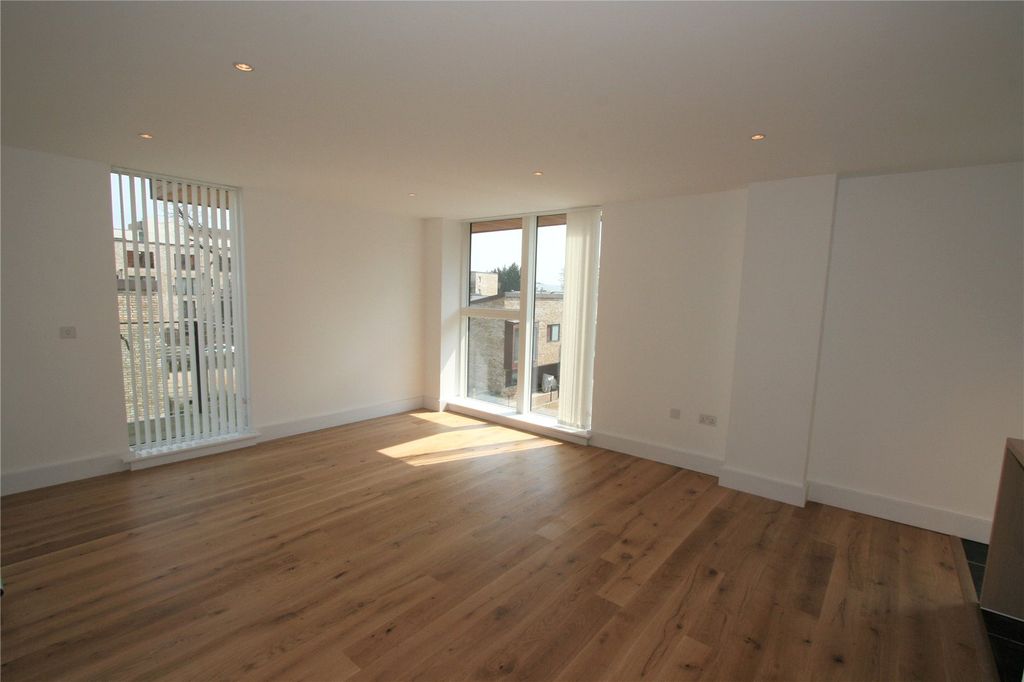 Property photo 3 of 8 Picture No. 10