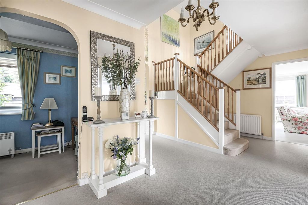 Property photo 2 of 16