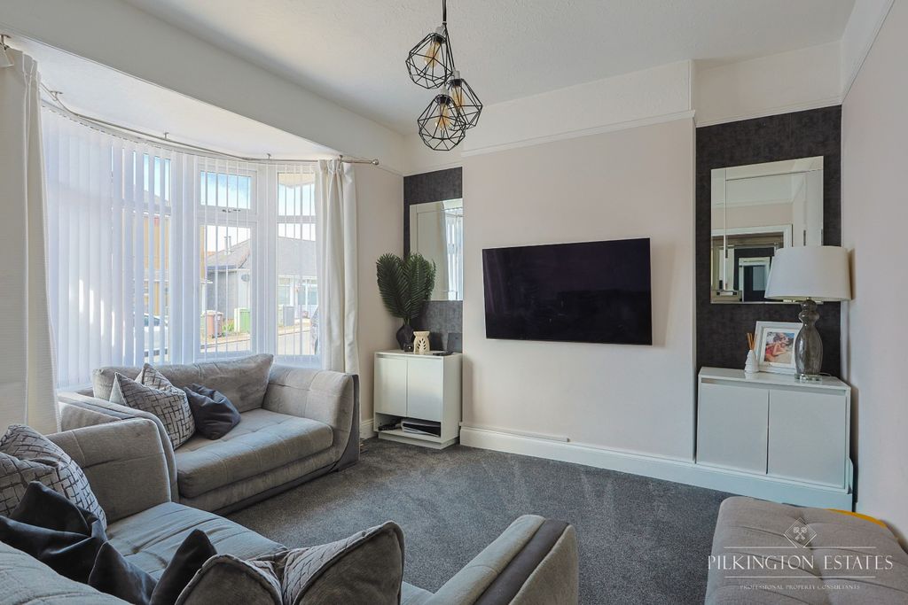 Property photo 2 of 15 5047932