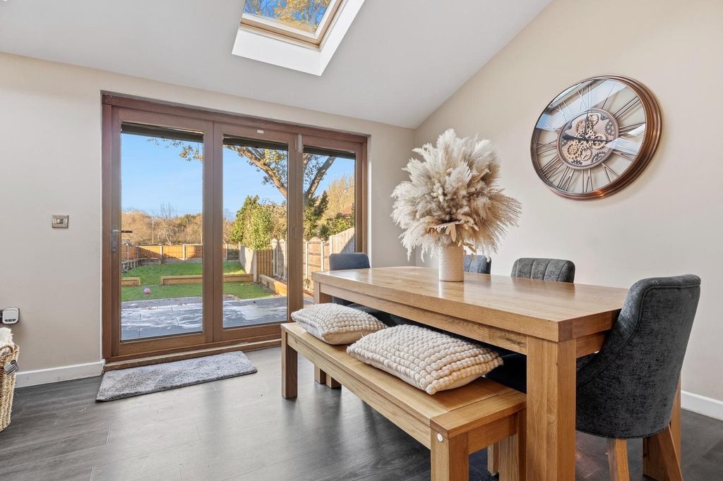 Property photo 1 of 20 Dining Room / Rear Garden Facing