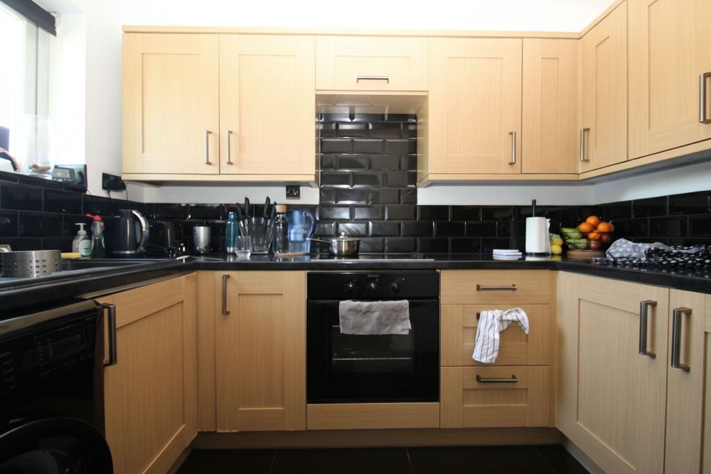 Property photo 3 of 8