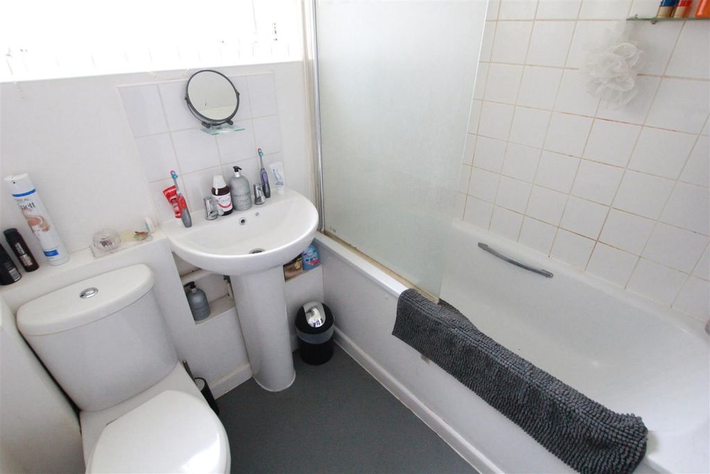 Property photo 3 of 6