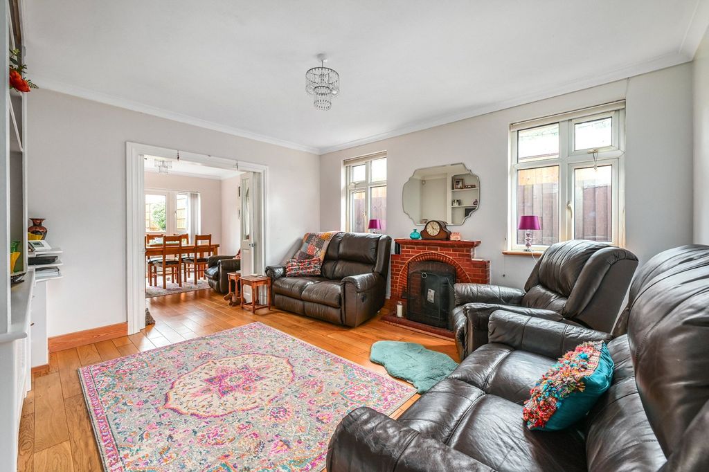 Property photo 2 of 15 Picture No. 04