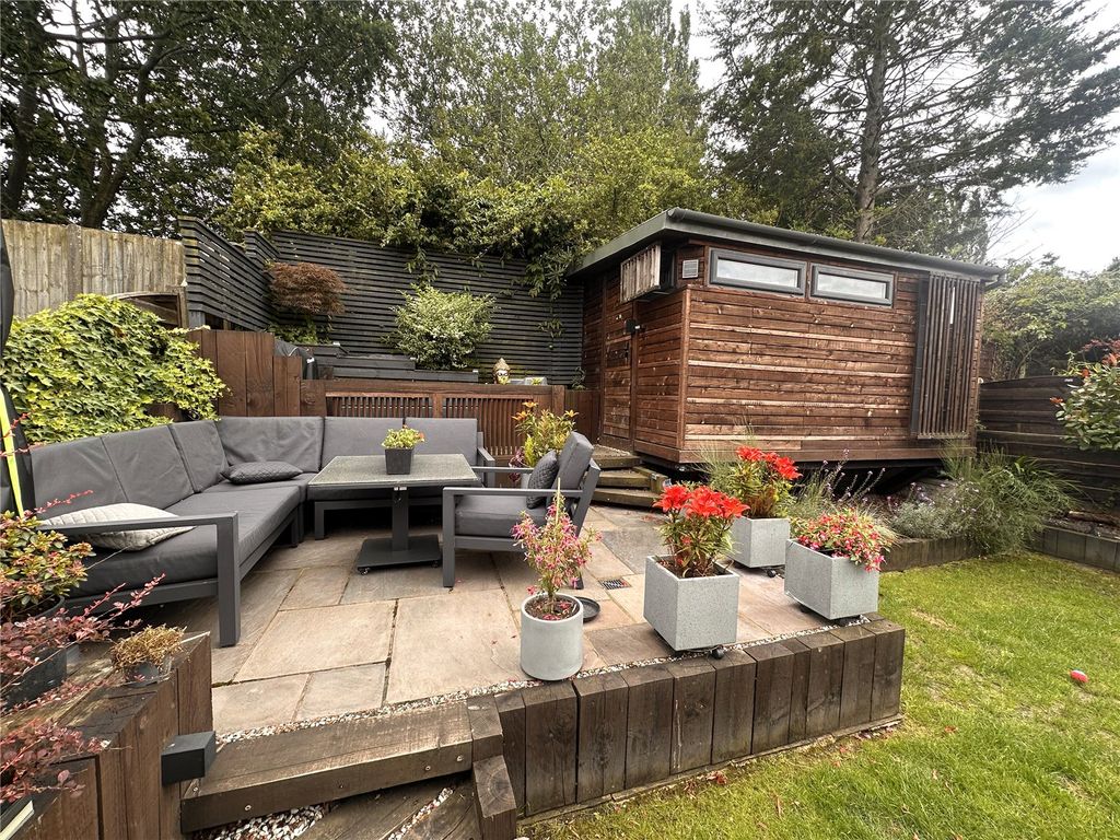 Property photo 2 of 21 Picture No. 23