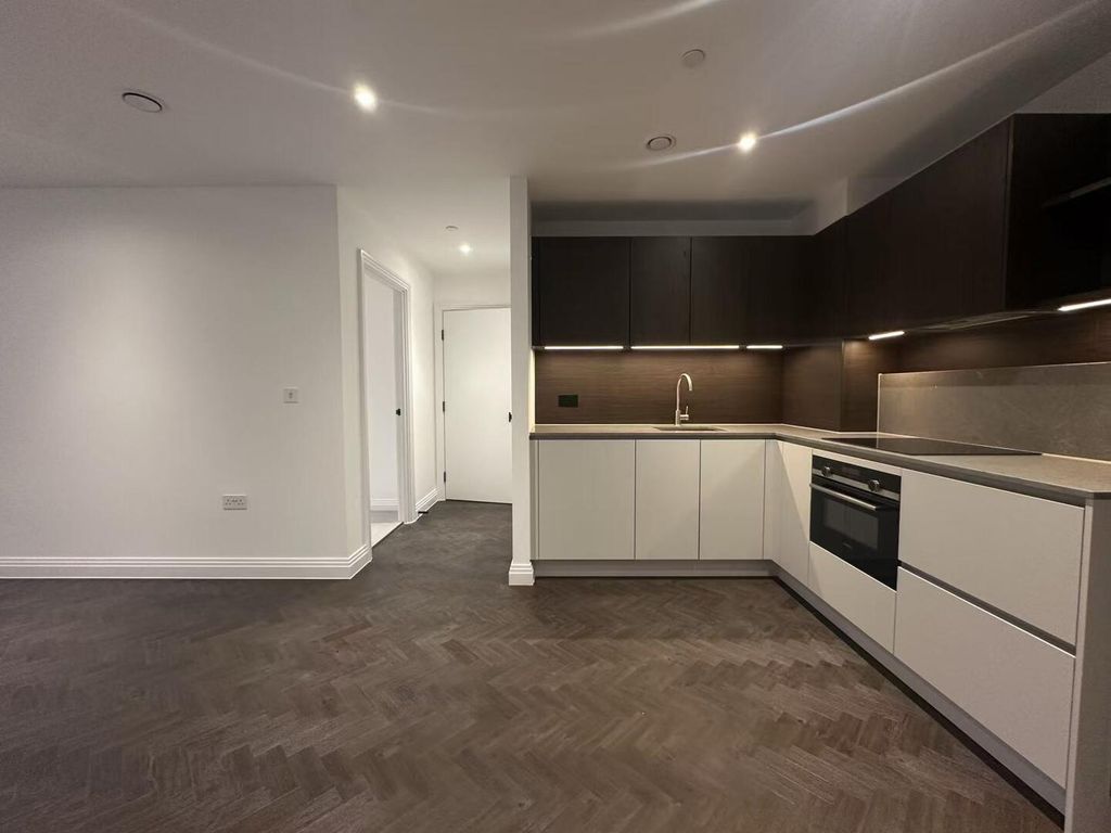 Property photo 3 of 7 Kitchen