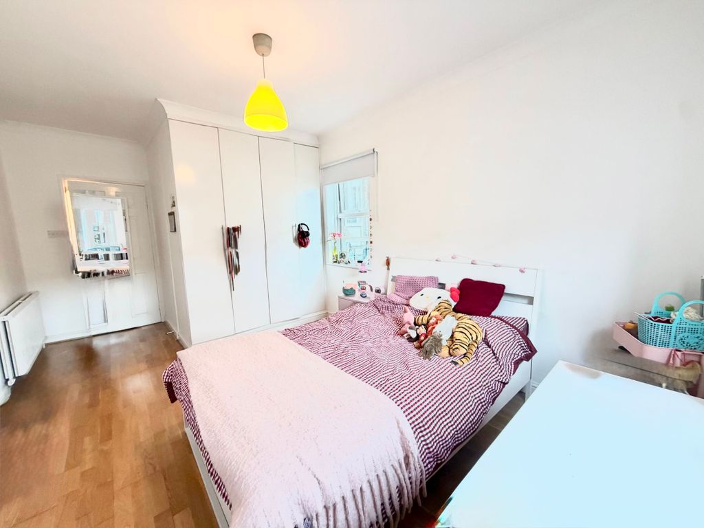 Property photo 3 of 40