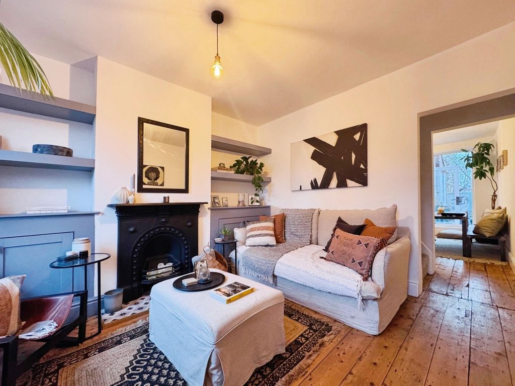 Property photo 2 of 16 Picture No. 35