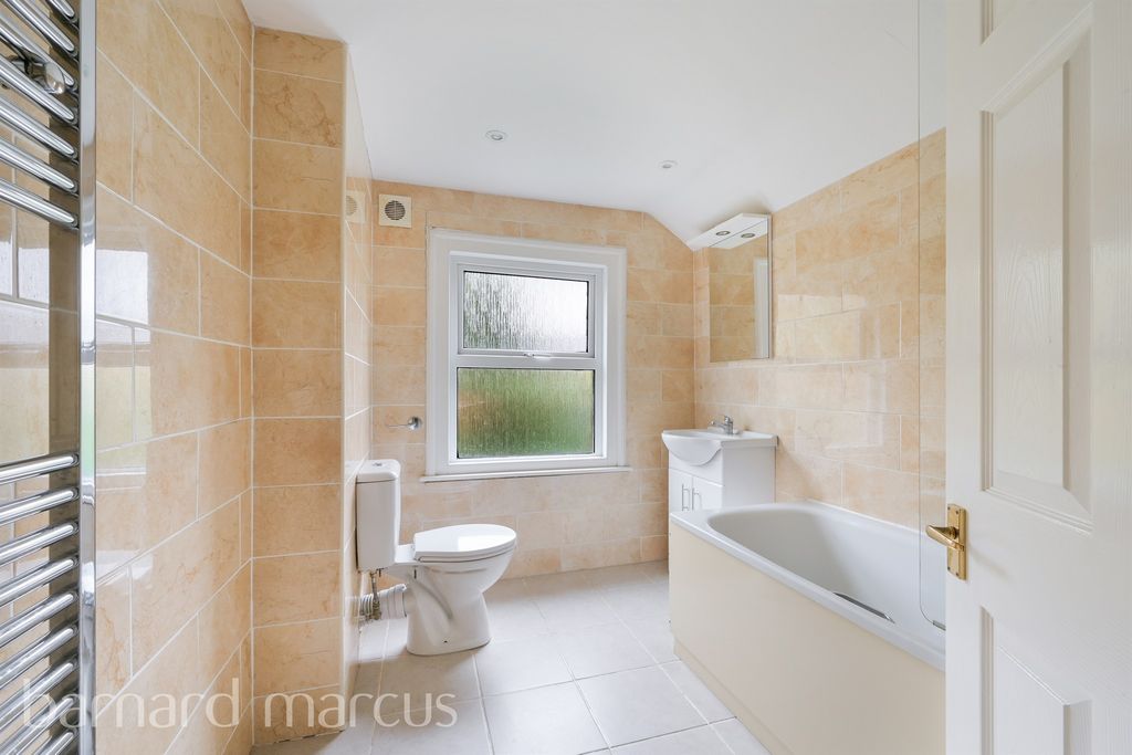 Property photo 3 of 8