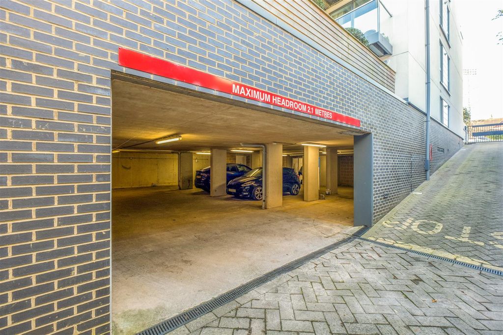 Additional image 12 of 3 bed flat to rentPalmeira Avenue, Hove BN3