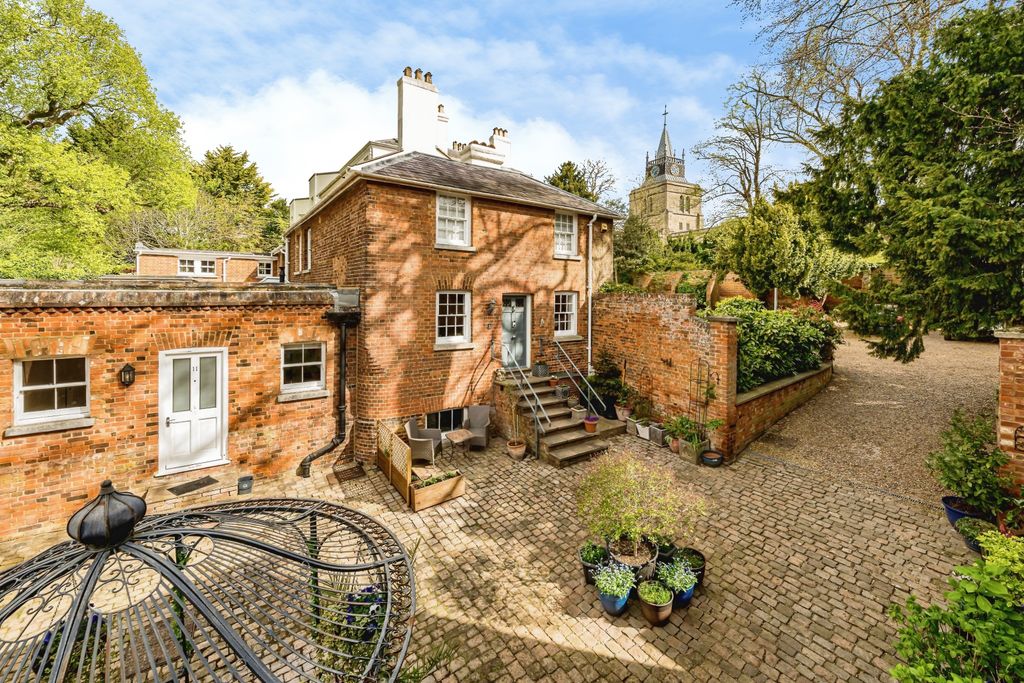 Property photo 1 of 21 Apartment5Prebendalhouse-4