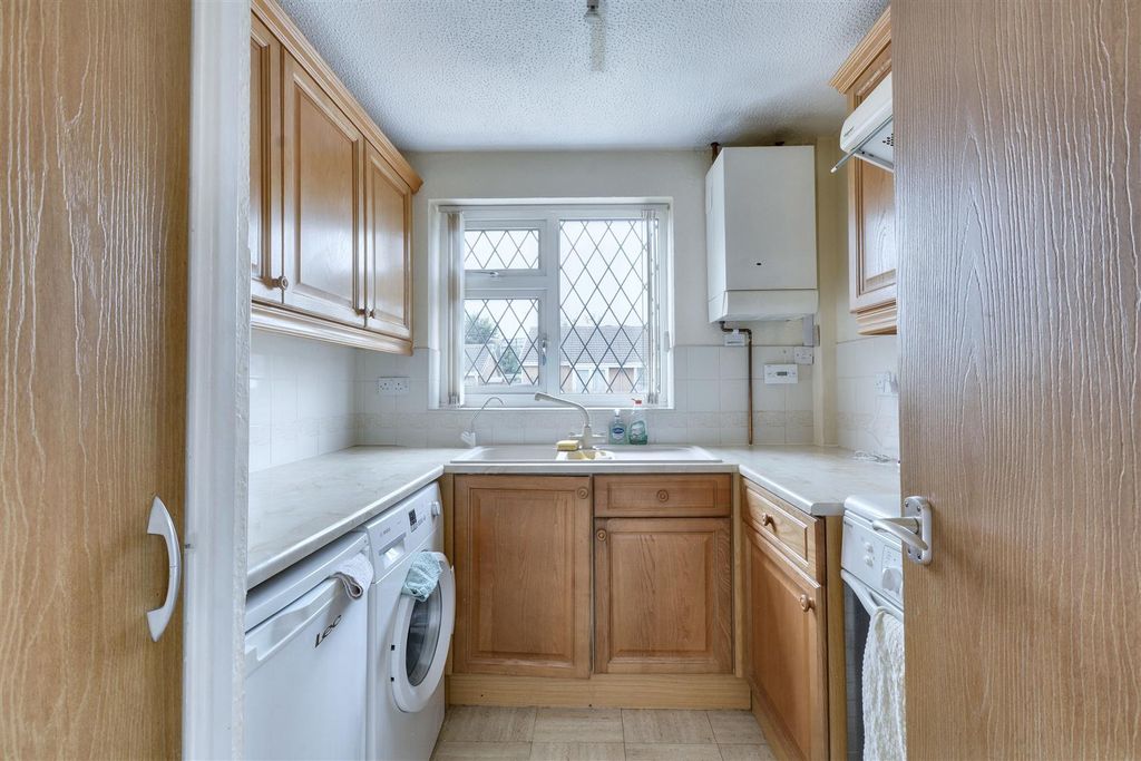 Property photo 2 of 13 Kitchen