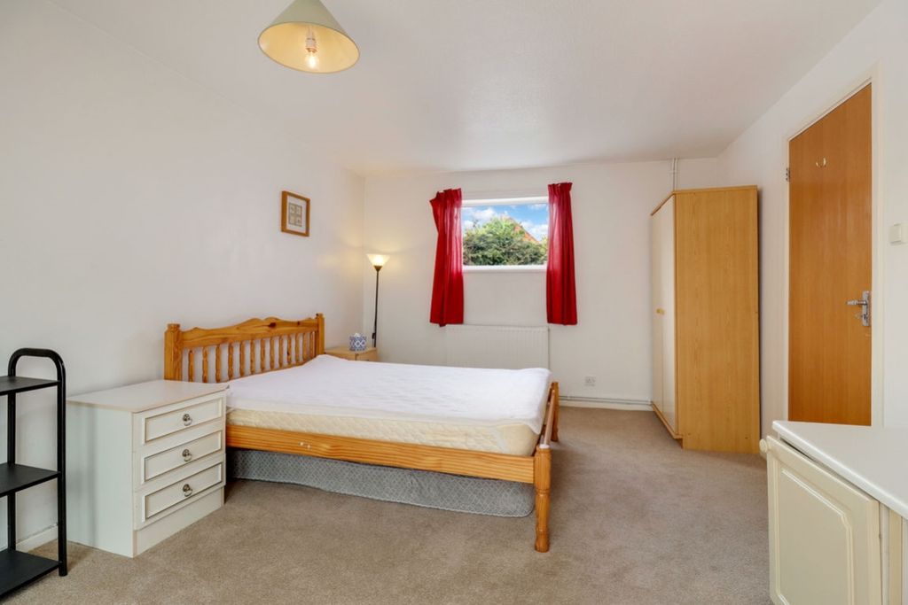 Property photo 2 of 15 Bedroom 1