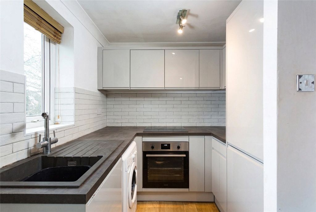 Property photo 3 of 7 Photos