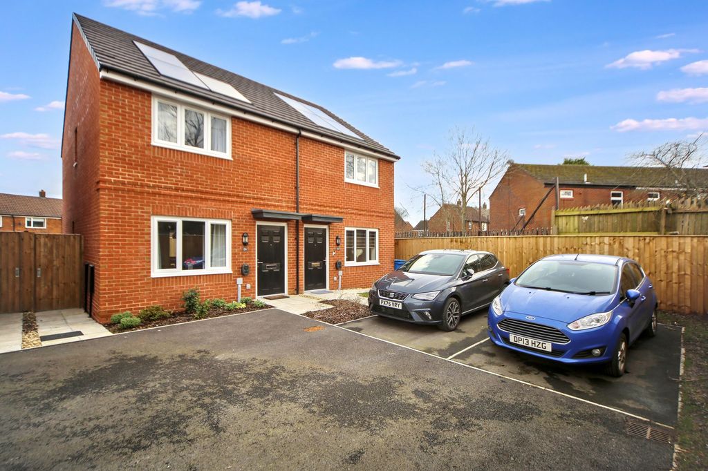 Property photo 2 of 21