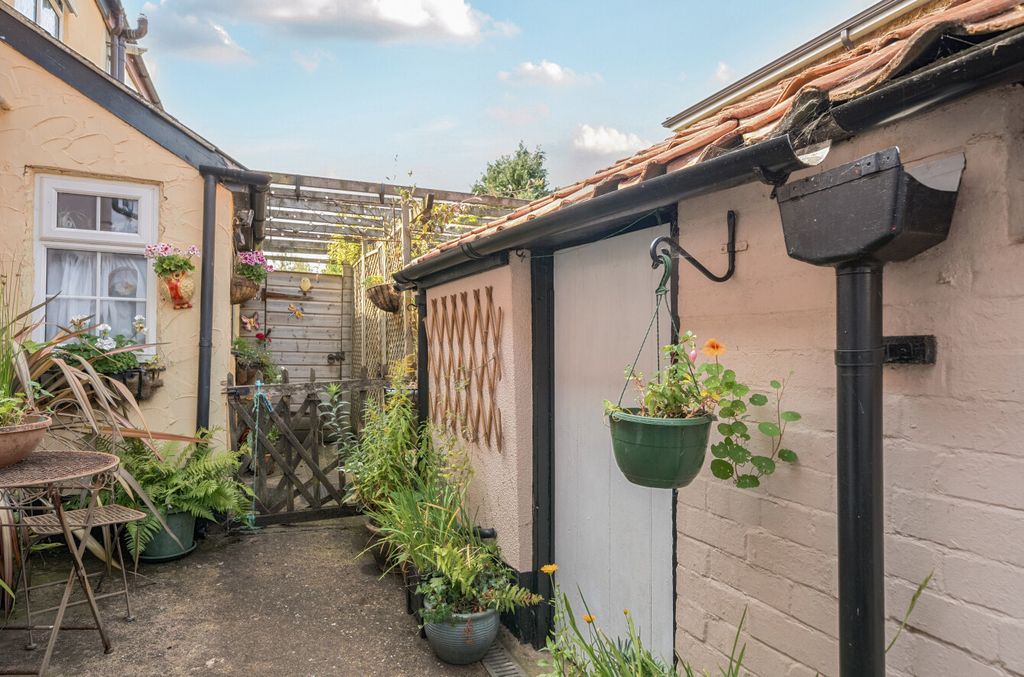 Property photo 2 of 26 2