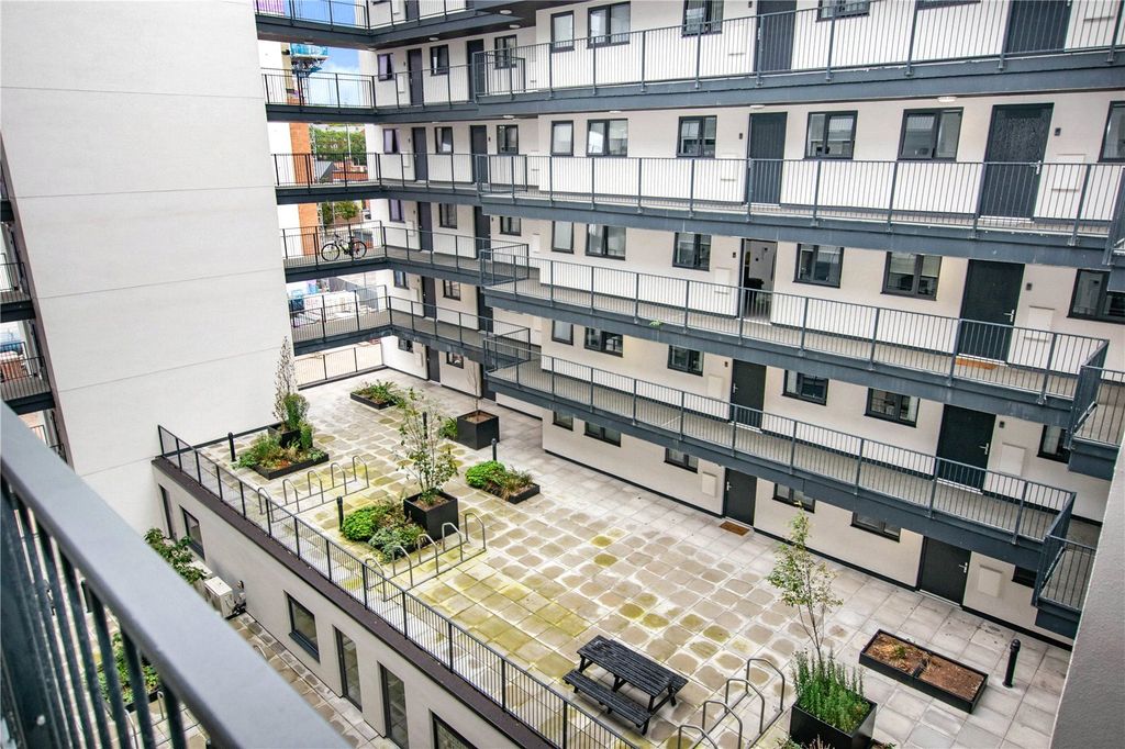 Property photo 1 of 12 Picture No. 04